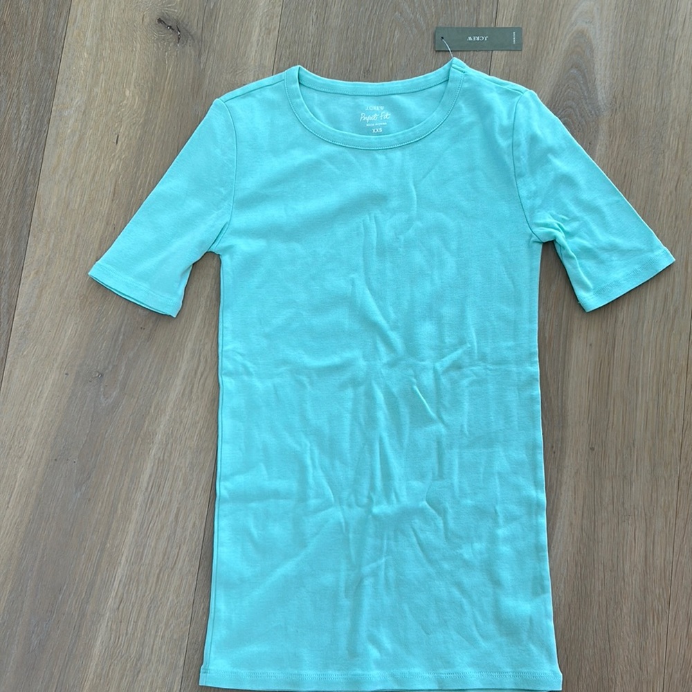 Mint green J Crew perfect fit tee NWT! XXS